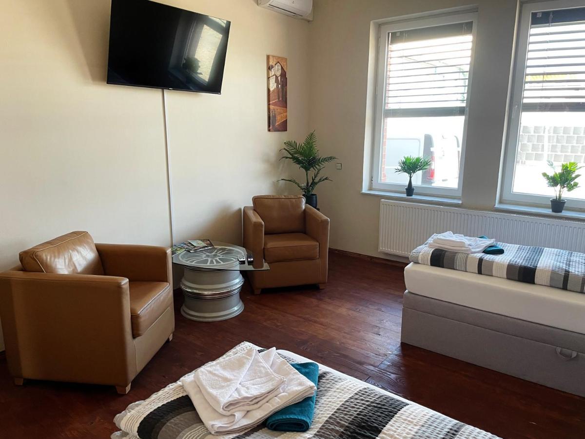 Dz Appartements - Ferienwohnung Mit Klimaanlage, Whirlpool Und Freiem Wlan - Ruhige, Zentrale Lage In Віттенберґе Екстер'єр фото